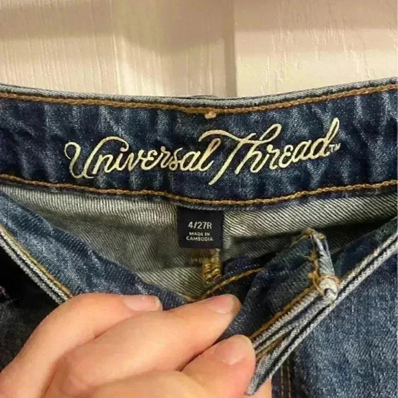 Universal Thread Shorts women’s 4/27R - Picture 3 of 3